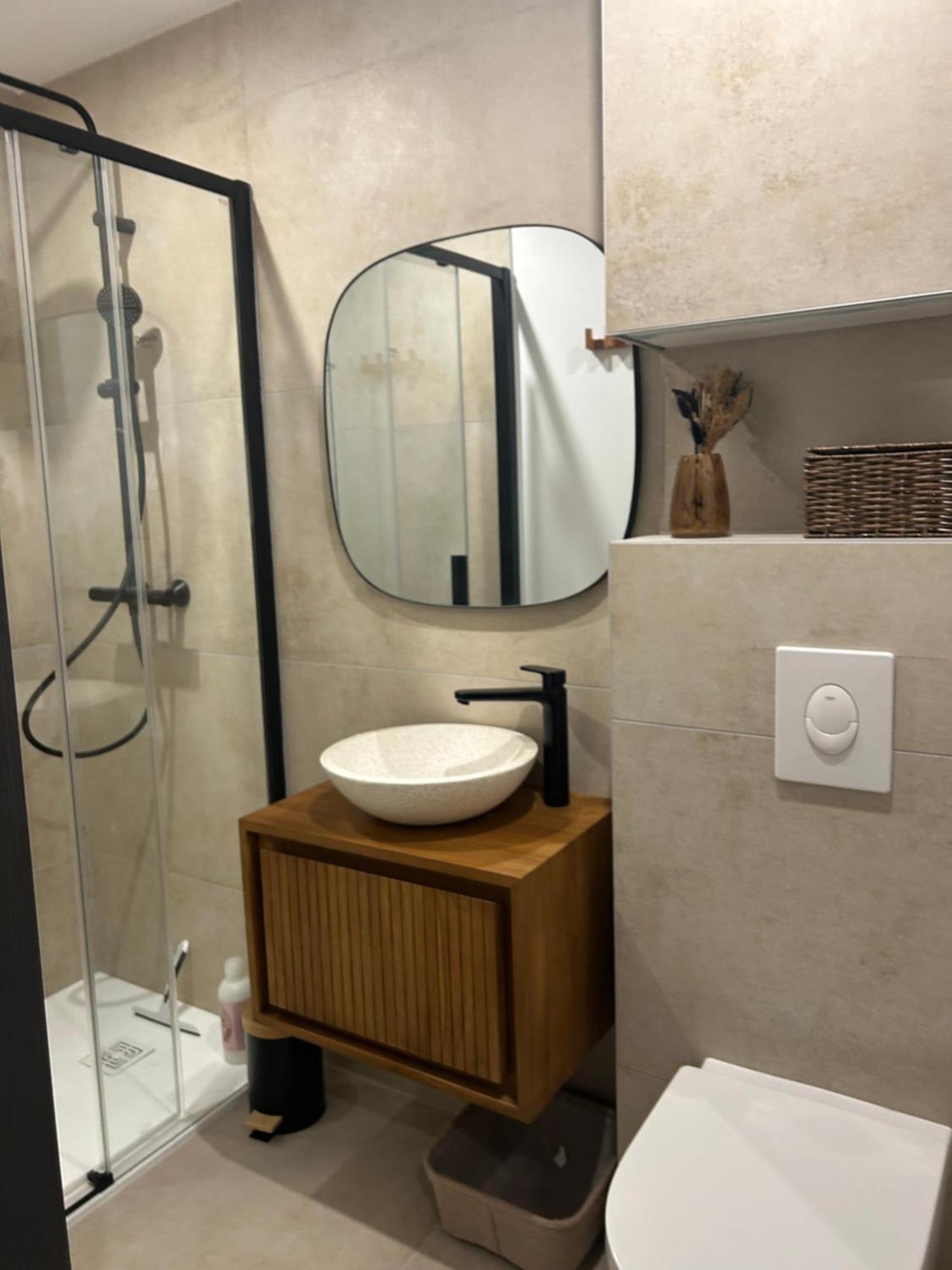 אמנוויל Studio Prestige Avec Terrasse Le Chene Dore Au Coeur Du Centre Touristique Cite Des Loisirs 200 M Du Galaxie,Face Au Snowworld Parking Gratuit Privatif מראה חיצוני תמונה