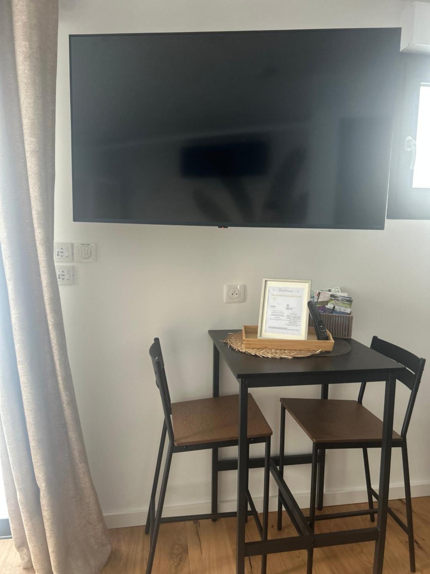 אמנוויל Studio Prestige Avec Terrasse Le Chene Dore Au Coeur Du Centre Touristique Cite Des Loisirs 200 M Du Galaxie,Face Au Snowworld Parking Gratuit Privatif מראה חיצוני תמונה